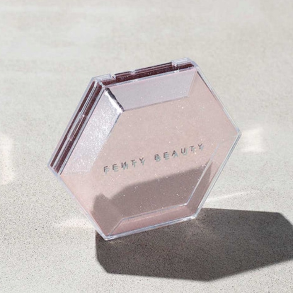 Sold! Fenty Beauty Diamond Bomb
